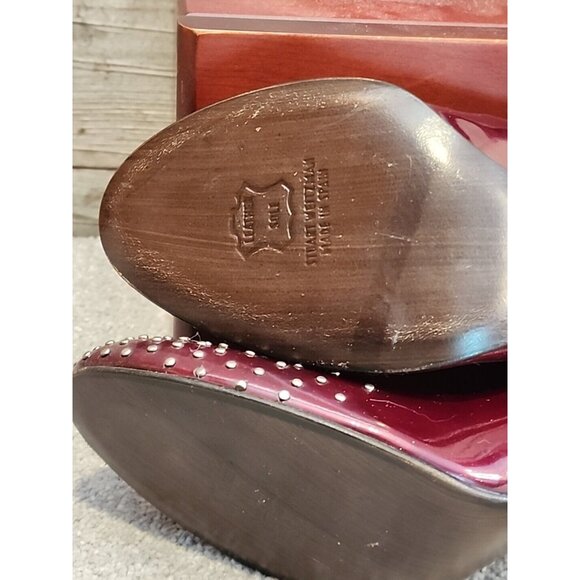 Stuart Weiztman Cranberry Red Patent Leather Studded Toe Heels Pumps Size 9 M - Picture 10 of 14